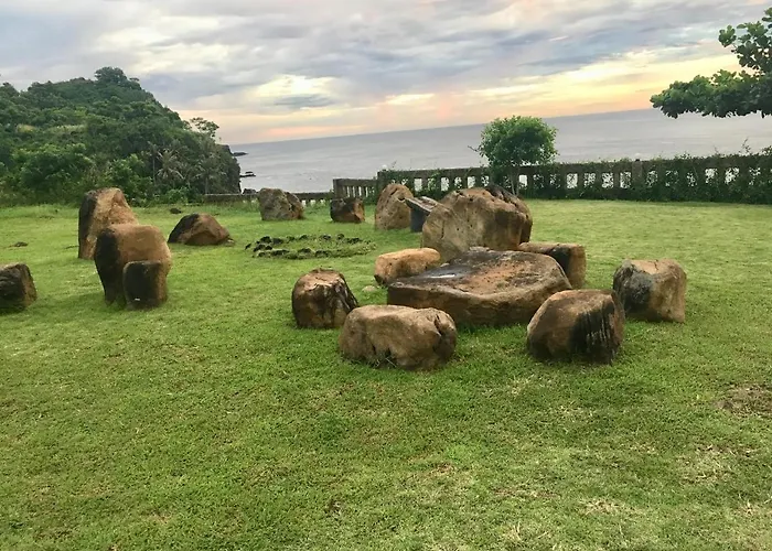 Makawi Tuwa Cliff - Luxury Cliff With Private Beach, Infinity Pools And Ocean View ベッド・アンド・ブレックファスト 4*