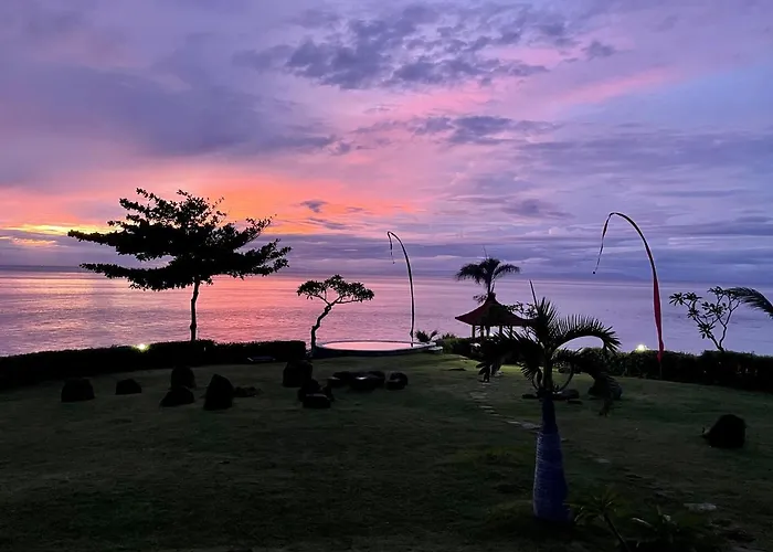 Makawi Tuwa Cliff - Luxury Cliff With Private Beach, Infinity Pools And Ocean View ベッド・アンド・ブレックファスト Seraya