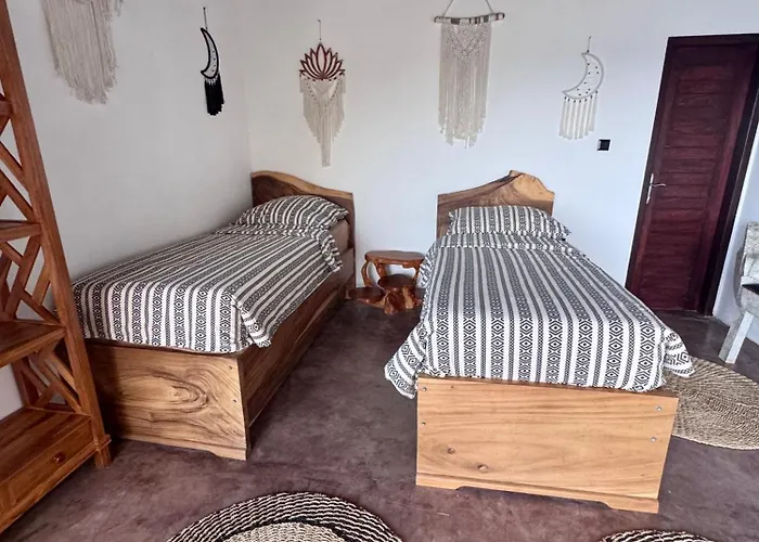ベッド・アンド・ブレックファスト Makawi Tuwa Cliff - Luxury Cliff With Private Beach, Infinity Pools And Ocean View 4*