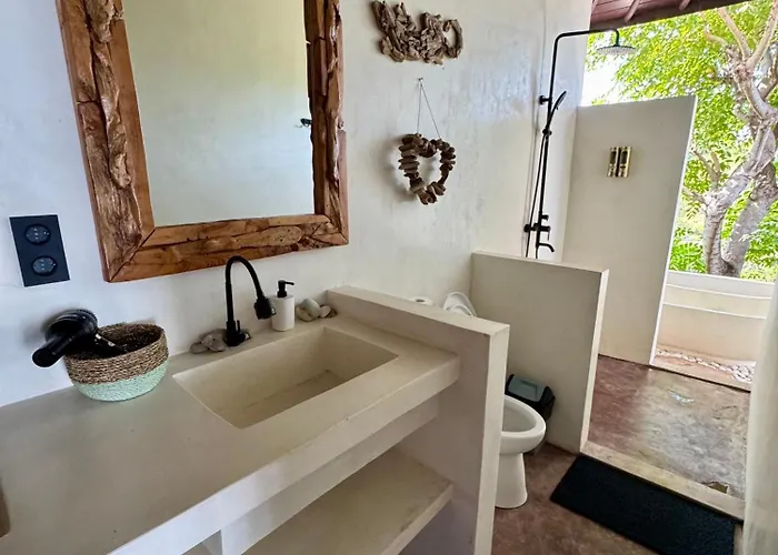 ベッド・アンド・ブレックファスト Makawi Tuwa Cliff - Luxury Cliff With Private Beach, Infinity Pools And Ocean View