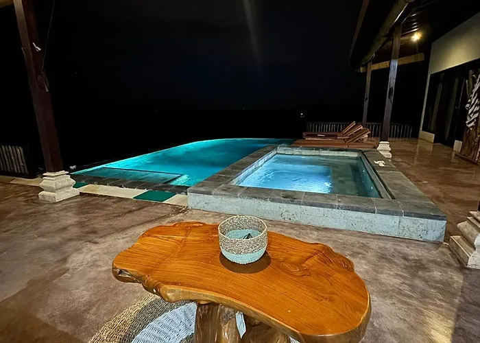 Makawi Tuwa Cliff - Luxury Cliff With Private Beach, Infinity Pools And Ocean View ベッド・アンド・ブレックファスト 4*