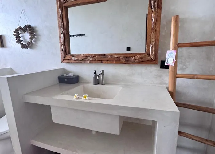Makawi Tuwa Cliff - Luxury Cliff With Private Beach, Infinity Pools And Ocean View Seraya