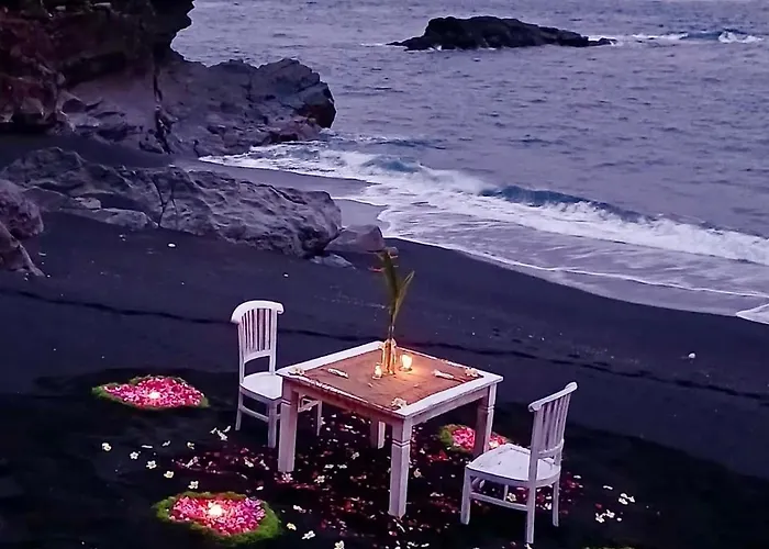Makawi Tuwa Cliff - Luxury Cliff With Private Beach, Infinity Pools And Ocean View Seraya