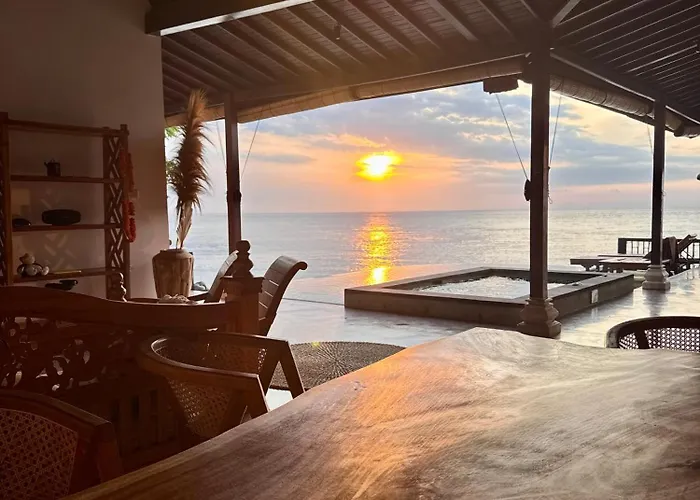 ベッド・アンド・ブレックファスト Makawi Tuwa Cliff - Luxury Cliff With Private Beach, Infinity Pools And Ocean View Seraya