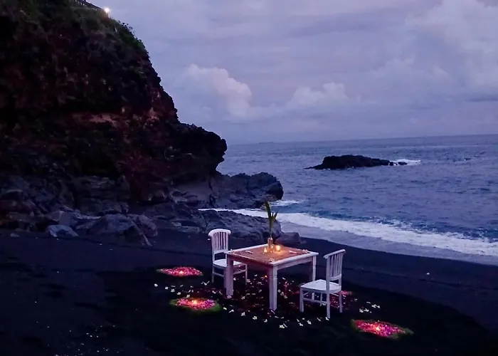 ベッド・アンド・ブレックファスト Makawi Tuwa Cliff - Luxury Cliff With Private Beach, Infinity Pools And Ocean View 4*