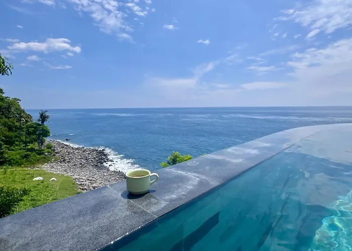 Makawi Tuwa Cliff - Luxury Cliff With Private Beach, Infinity Pools And Ocean View 4* Seraya