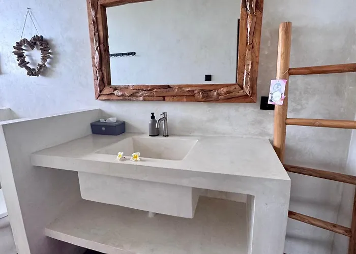 Makawi Tuwa Cliff - Luxury Cliff With Private Beach, Infinity Pools And Ocean View