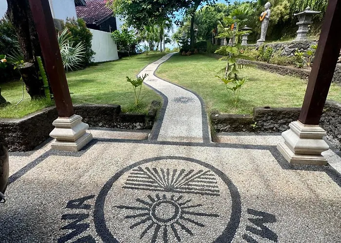 ベッド・アンド・ブレックファスト Makawi Tuwa Cliff - Luxury Cliff With Private Beach, Infinity Pools And Ocean View Seraya